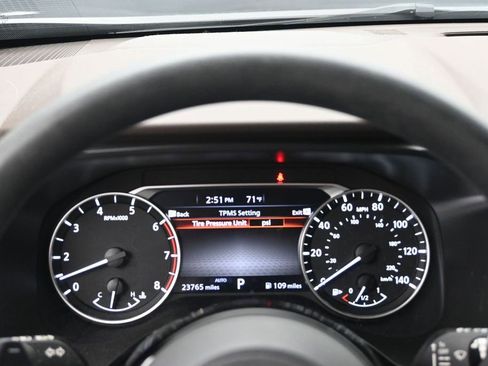 Used 2023 Nissan Rogue SV AWD/4WD image 13