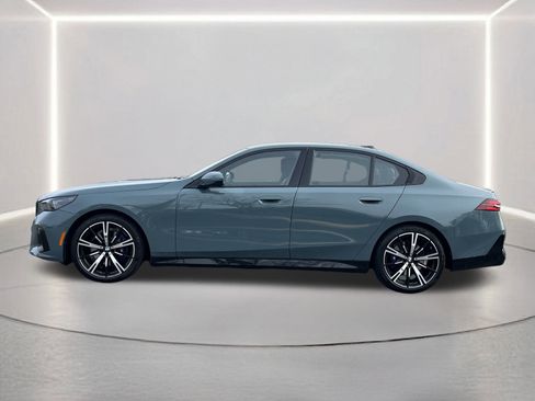 Used 2024 BMW 530i w/ Executive Package image 23