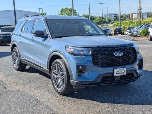 New 2026 Ford Explorer ST-Line w/ ST-Line Street Pack RWD image 4