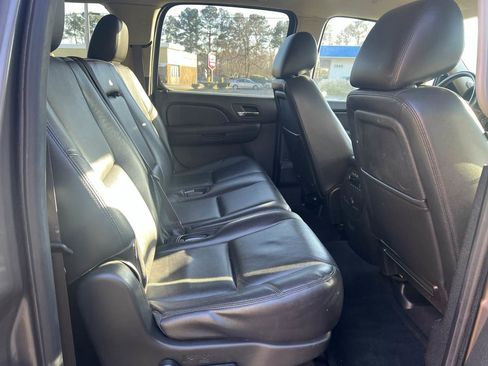Used 2013 Chevrolet Suburban LTZ image 13