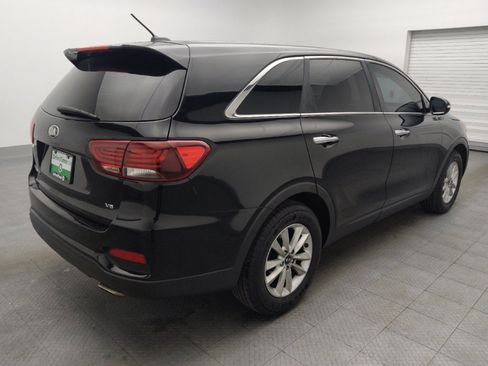 Used 2020 Kia Sorento LX image 9