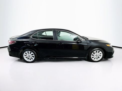 Used 2023 Toyota Camry SE FWD image 8