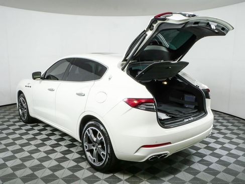 Used 2023 Maserati Levante GT AWD/4WD image 36