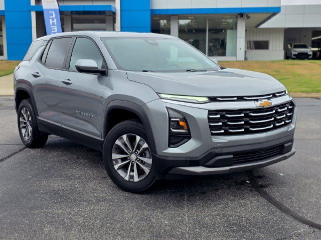 Used 2026 Chevrolet Equinox LT w/ Convenience Package II FWD image 2