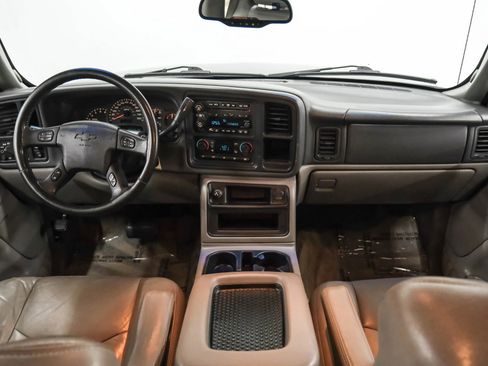 Used 2003 Chevrolet Suburban LT w/ LT Preferred Equipment Group RWD image 13