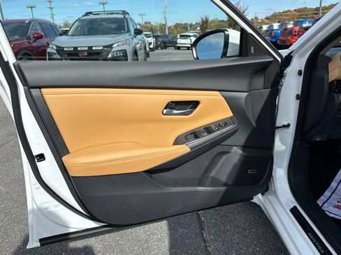 New 2025 Nissan Sentra SV w/ SV Premium Package image 10