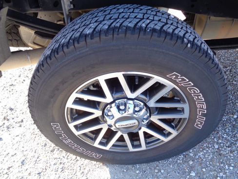 Used 2017 Ford F250 Lariat w/ Lariat Value Package image 37