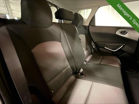 Used 2025 Kia Soul LX FWD image 32