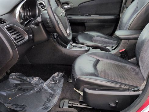 Used 2014 Chrysler 200 Limited w/ Sun/Sound Group image 16