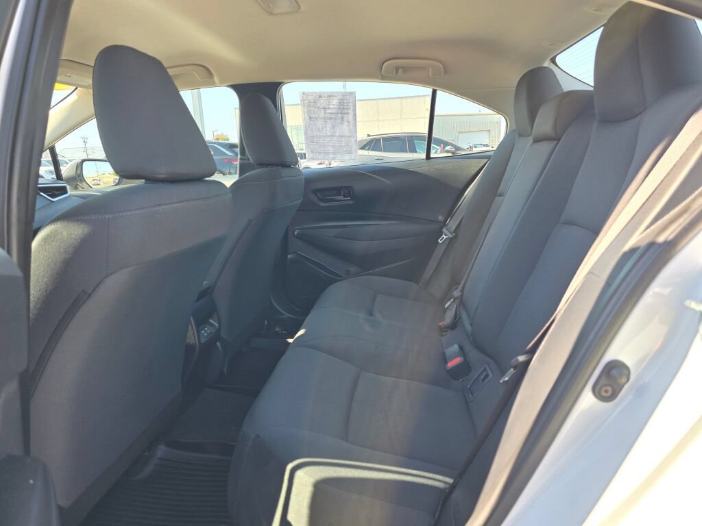 Used 2025 Toyota Corolla LE FWD image 18