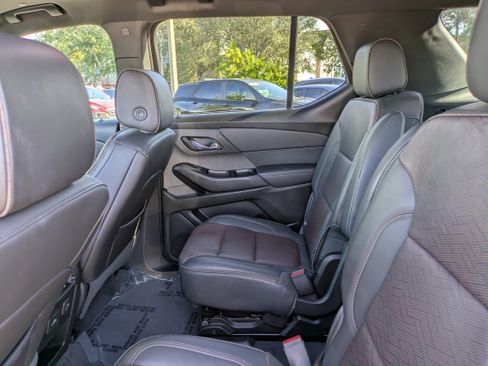 Used 2023 Chevrolet Traverse High Country image 15