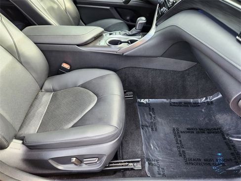 Used 2023 Toyota Camry XLE image 15