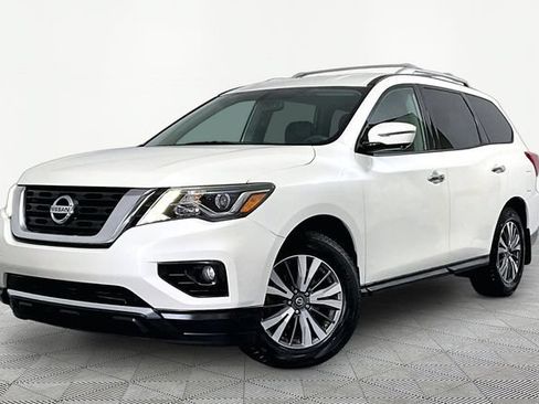 Used 2017 Nissan Pathfinder SL FWD image 3