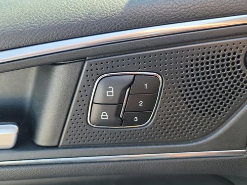 Used 2023 Ford Edge Titanium image 16