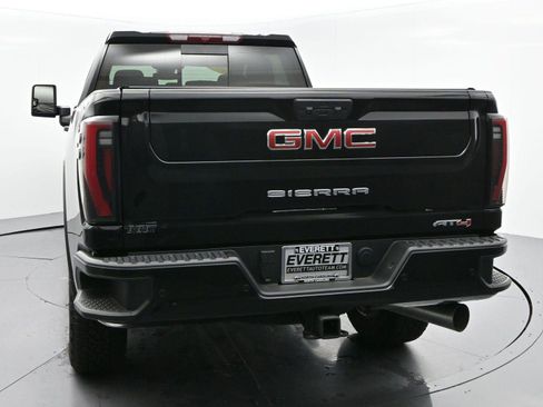 Used 2025 GMC Sierra 2500 AT4 AWD/4WD image 6