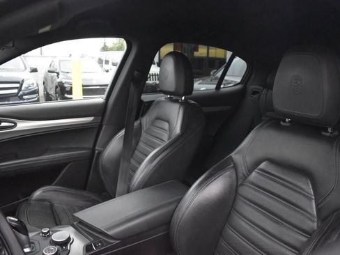 Used 2018 Alfa Romeo Stelvio Ti Sport image 16