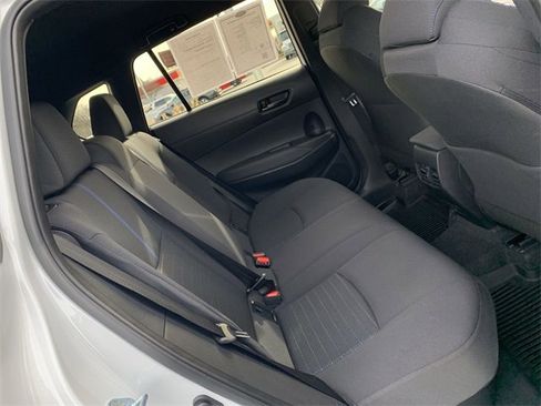 Used 2024 Toyota Corolla Cross SE image 12