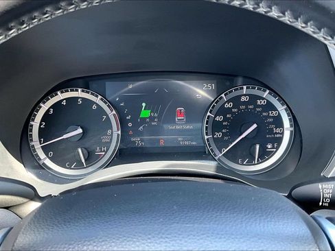 Used 2021 Toyota Highlander XLE FWD image 13