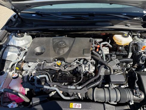 Used 2025 Toyota Camry LE image 31