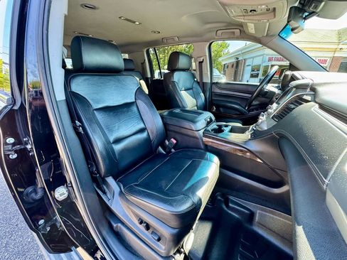 Used 2018 Chevrolet Suburban LT AWD/4WD image 12