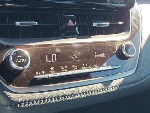 Used 2020 Toyota Corolla XSE image 29