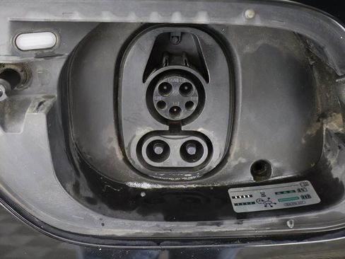 Used 2021 Volkswagen ID.4 Pro image 17