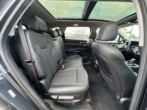 Used 2022 Kia Sorento S w/ Panoramic Sunroof Package image 33
