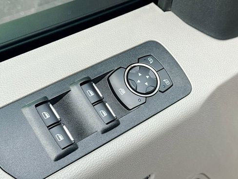 Certified 2019 Ford F150 XLT w/ Equipment Group 302A Luxury image 20