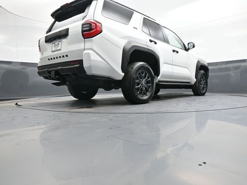 Certified 2025 Toyota 4Runner SR5 image 28