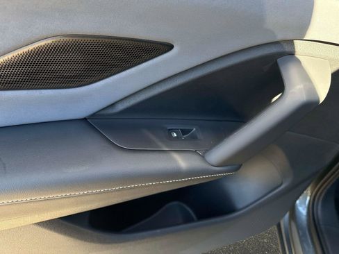 New 2025 Volkswagen Tiguan SE image 12