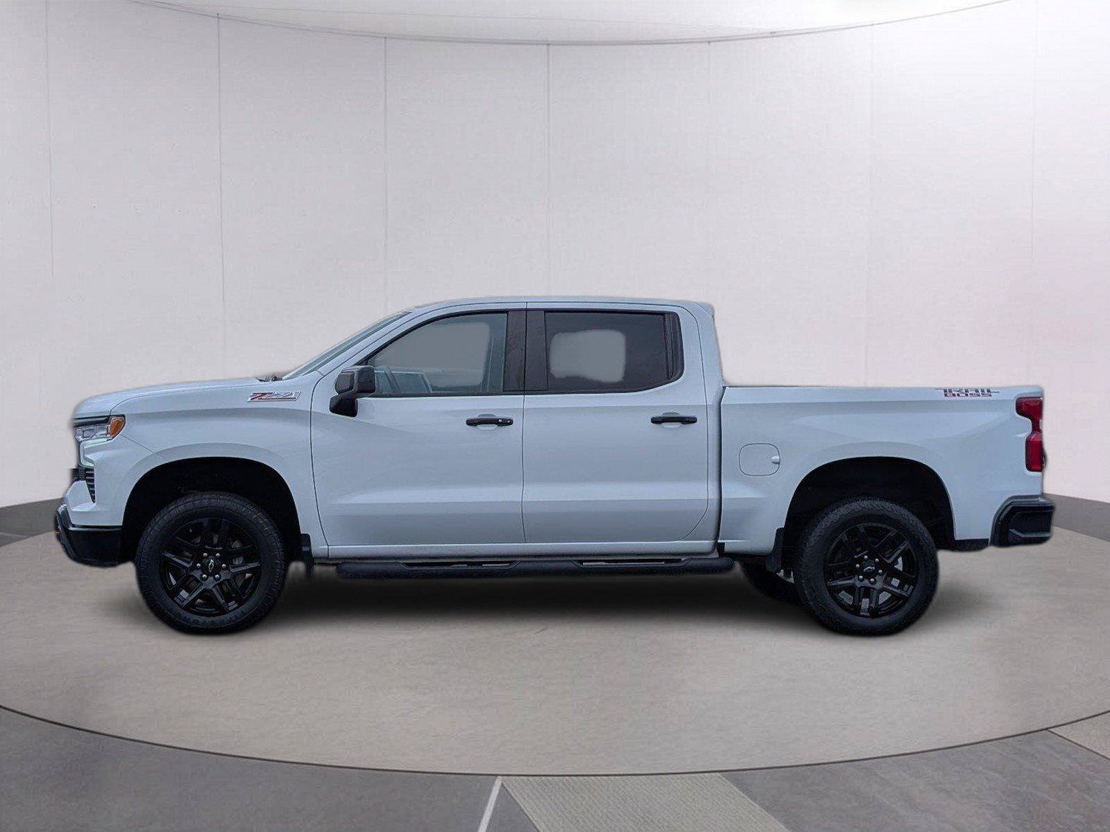 Used 2025 Chevrolet Silverado 1500 LT Trail Boss w/ Protection Package AWD/4WD image 2