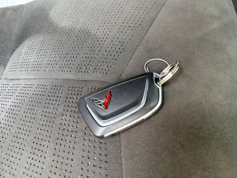 Used 2024 Chevrolet Corvette Stingray Preferred Cpe w/ Z51 Performance Package RWD image 32