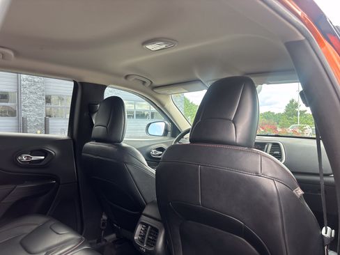 Used 2014 Jeep Cherokee Trailhawk w/ Leather Interior Group AWD/4WD image 12