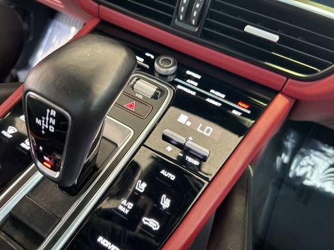 Used 2022 Porsche Cayenne w/ Premium Package Plus image 46