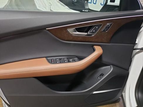 Used 2025 Audi Q8 Premium Plus AWD/4WD image 11