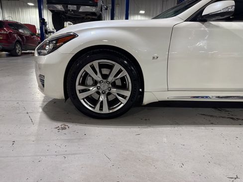 Used 2018 INFINITI Q70 L 3.7 image 9