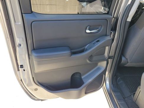Used 2025 Nissan Frontier SV w/ SV Convenience Package image 26