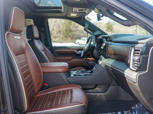 Used 2025 GMC Sierra 3500 Denali Ultimate image 18