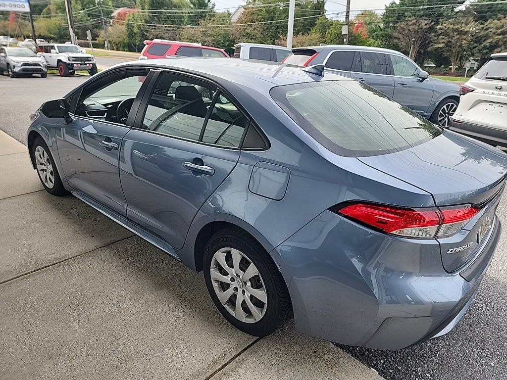 Used 2022 Toyota Corolla LE FWD image 3