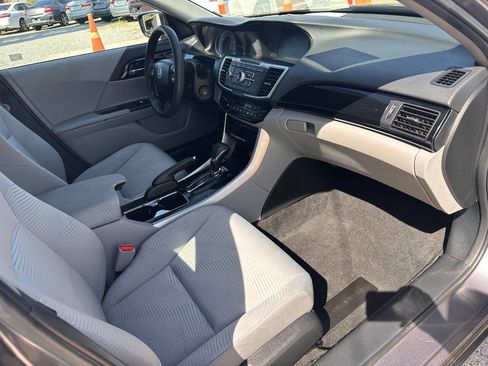 Used 2016 Honda Accord LX image 18