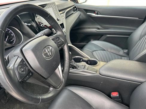 Used 2024 Toyota Camry SE image 10