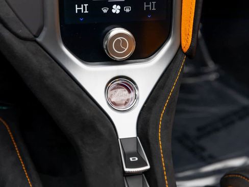 Used 2024 McLaren 750S Spider image 34