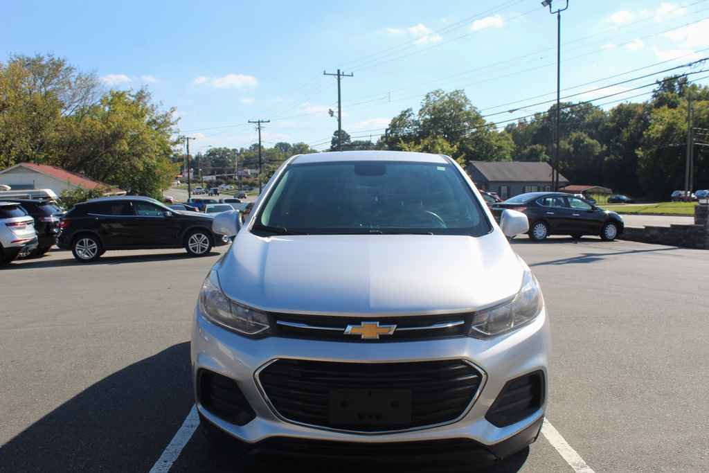 Used 2018 Chevrolet Trax LS FWD image 2