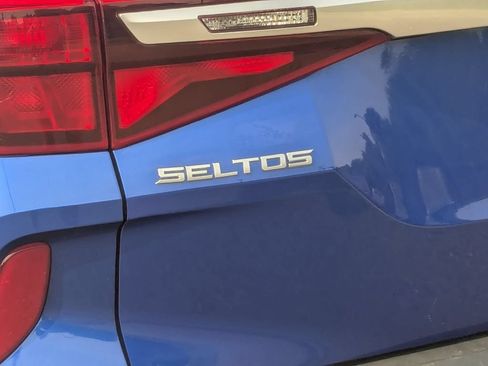 Used 2022 Kia Seltos LX AWD/4WD image 12