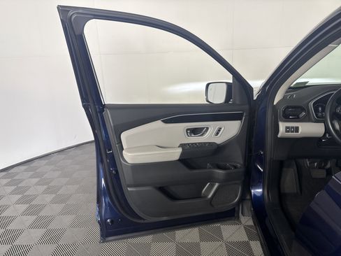 Certified 2023 Honda Pilot Touring image 14