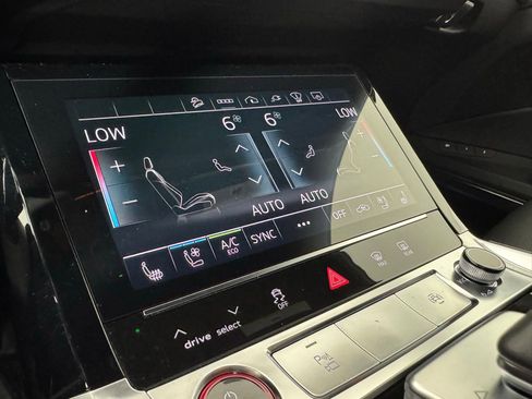 Used 2022 Audi e-tron S Prestige w/ Prestige Package AWD/4WD image 32
