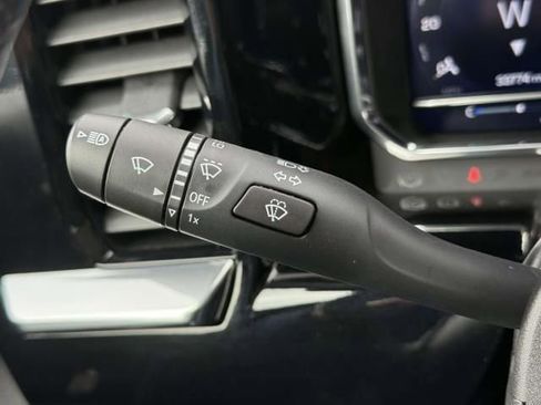 Used 2024 Chevrolet Silverado 1500 LT AWD/4WD image 19