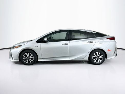 Used 2017 Toyota Prius Prime Plus FWD image 4