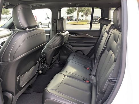 New 2025 Jeep Grand Cherokee Limited image 14