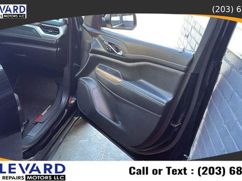 Used 2021 GMC Acadia SLE w/ Driver Convenience Package image 40